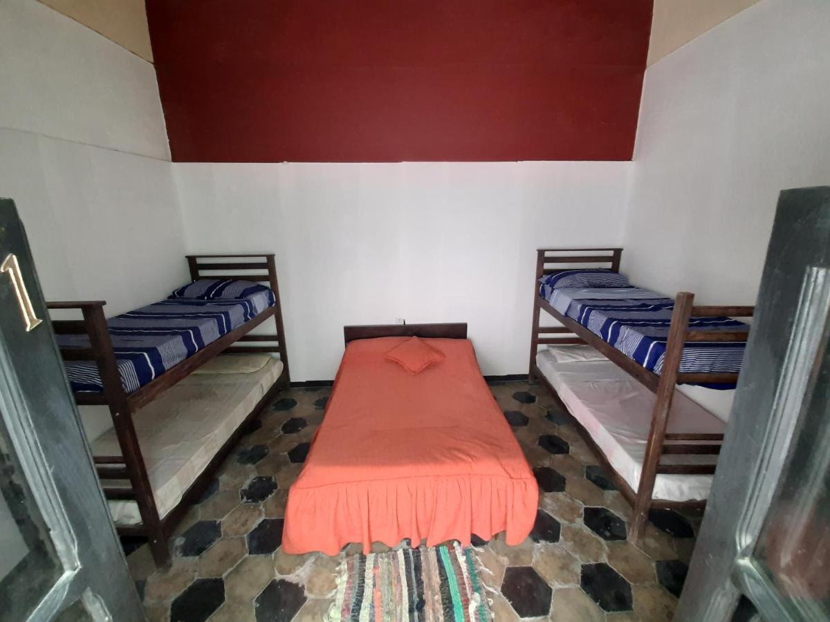 Plaza Hostel Sj 2 サルタ エクステリア 写真