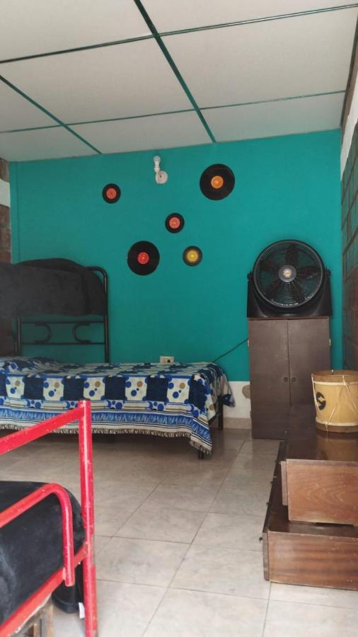 Plaza Hostel Sj 2 サルタ エクステリア 写真